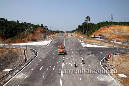 Nút giao IC12 đường cao tốc Nội Bài - Lào Cai nối thành phố Yên Bái, đã hoàn thành đưa vào sử dụng.