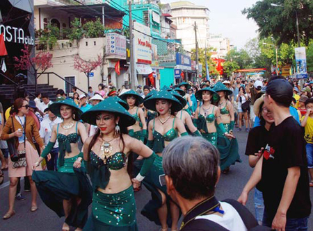 Đoàn vũ công Việt Nam