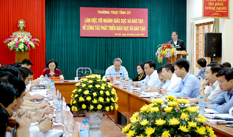 Đồng chí Bí thư Tỉnh ủy Phạm Duy Cường kết luận buổi làm việc.