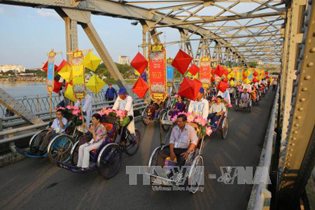 Các đoàn tham gia trong nghi thức Lễ tế Tổ bách nghệ và Lễ rước tôn vinh nghệ nhân, làng nghề tại Thừa Thiên-Huế.