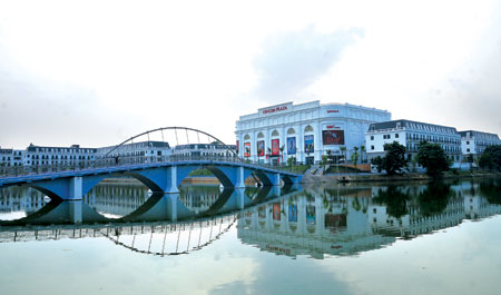 Trung tâm Thương mại Vincom Plaza Yên Bái vừa được khánh thành đưa vào sử dụng với vốn đầu tư trên 670 tỷ đồng.