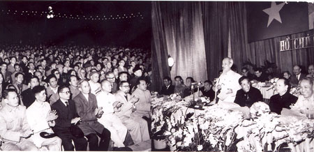 Chủ tịch Hồ Chí Minh phát biểu tại Lễ kỷ niệm lần thứ 35 Ngày thành lập Đảng Lao động Việt Nam.