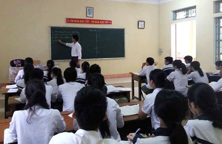 Thầy và trò Trường THPT Nguyễn Lương Bằng, huyện Văn Yên nỗ lực ôn luyện để có kết quả cao nhất trong kỳ thi THPT quốc gia năm 2017.