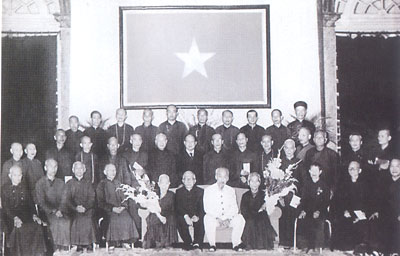 Bác Hồ với các đại biểu Hội Phật giáo Việt Nam, ngày 3/1/1957. (Ảnh minh hoạ)