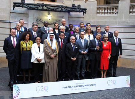 Ngoại trưởng các nước G20 chụp ảnh chung tại Hội nghị ở Buenos Aires ngày 21/5.