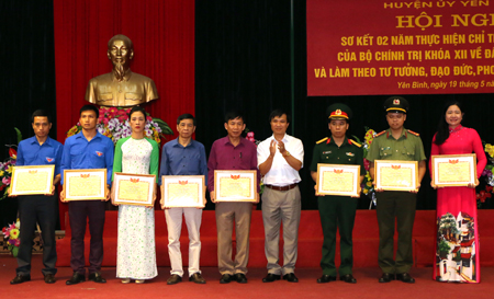 Nhiều tập thể, cá nhân của tuổi trẻ Yên Bình được khen thưởng vì có thành tích tốt trong thực hiện Chỉ thị 05.