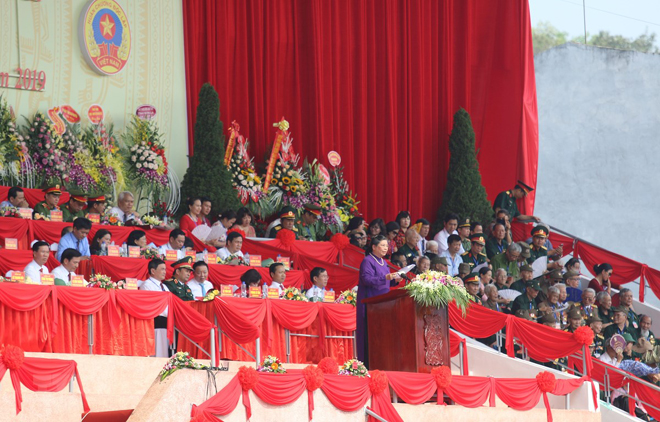 Bà Tòng Thị Phóng, Ủy viên Bộ Chính trị, Phó Chủ tịch Thường trực Quốc hội đọc diễn văn tại buổi lễ.