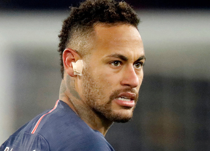 Ngày 10/5, Liên đoàn bóng đá Pháp ra phán quyết cấm Neymar thi đấu 3 trận.