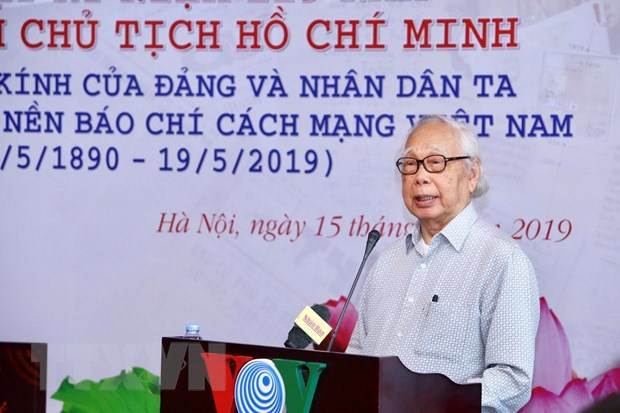 Nhà báo, Nhà văn lão thành Phan Quang, tác giả của cuốn sách 'Bác Hồ - Người có nhiều duyên nợ với báo chí' phát biểu tại Lễ ra mắt.
