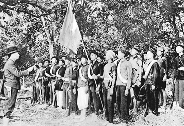 Đội Việt Nam Tuyên truyền Giải phóng quân (tiền thân của Quân đội nhân dân Việt Nam) thành lập ngày 22/12/1944.