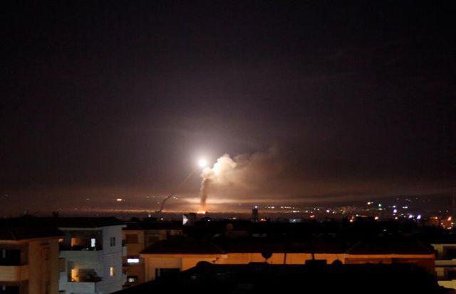 Một vụ tấn công bằng tên lửa của Israel vào lãnh thổ Syria hồi năm ngoái (Ảnh minh họa: Reuters)