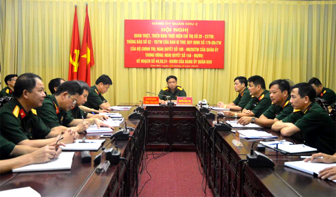 Các đại biểu dự Hội nghị tại điểm cầu Bộ Chỉ huy quân sự tỉnh.