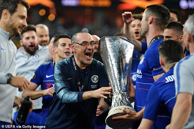 HLV Sarri có mùa giải thành công với ngôi vô địch Europa League 2018-2019 cùng Chelsea.