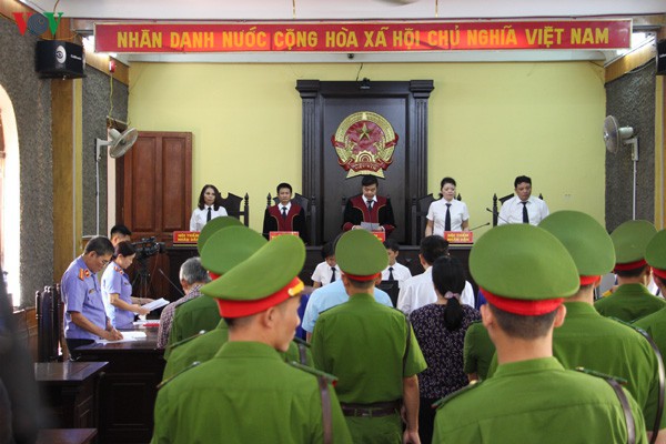 Ngày 15/10/2019, Tòa án nhân dân tỉnh Sơn La đã mở phiên tòa xét xử 8 bị cáo về tội Lợi dụng chức vụ, quyền hạn trong thi hành công vụ.