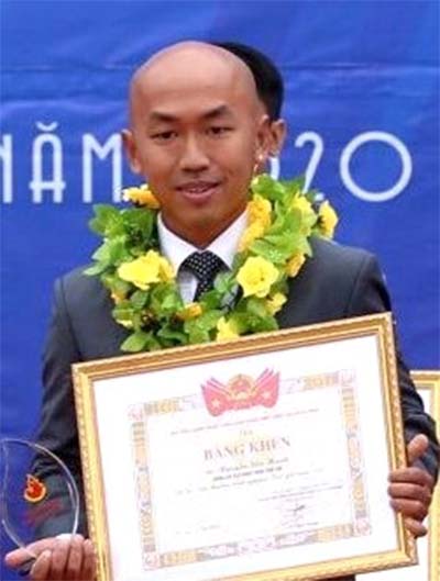 Nguyễn Siêu Hạnh nhận giải thưởng Tình nguyện quốc gia năm 2019.