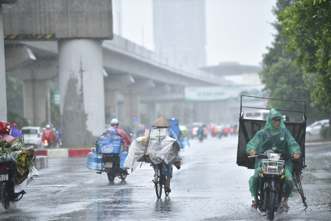 Hà Nội có mưa vừa, mưa to, có nơi mưa rất to và dông.