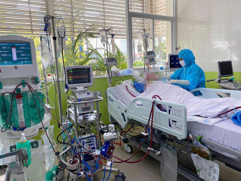 Bệnh nhân phi công người Anh đang được điều trị tại Bệnh viện Chợ Rẫy