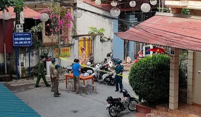 Thị xã Nghĩa Lộ lập chốt chặn nhằm hạn chế tối đa người dân ra vào khu vực tổ 4, phường Tân An, tránh nguy cơ lây nhiễm Covid-19.