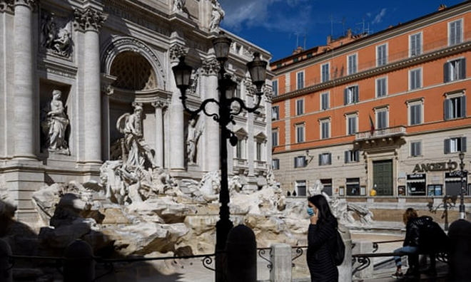 Du khách tại thủ đô Rome của Italy.