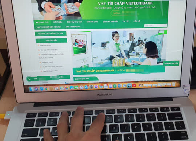 Một trang web nhái thương hiệu Vietcombank để mời vay tín chấp