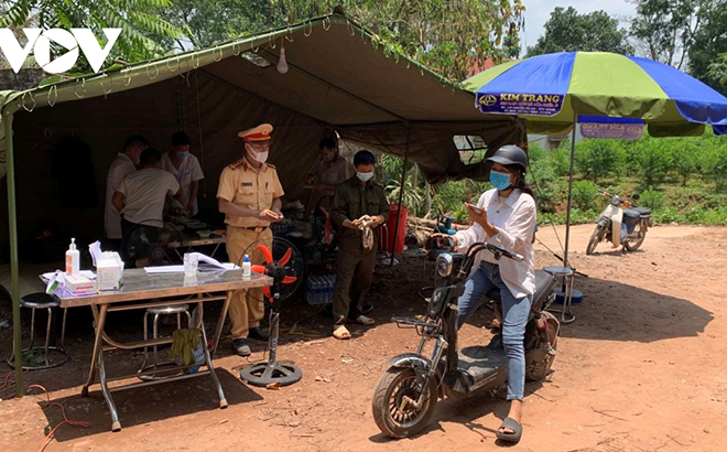 Chốt kiểm soát phòng dịch tại xã Minh Hòa, huyện Hữu Lũng, tỉnh Lạng Sơn
