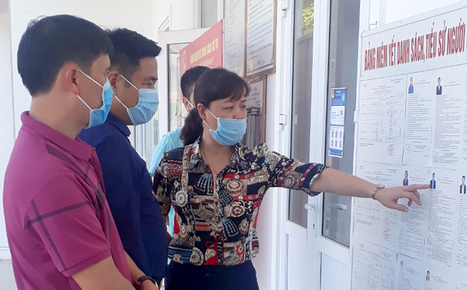 Thị xã Nghĩa Lộ kiểm tra công tác chuẩn bị tại 86 điểm bầu cử.