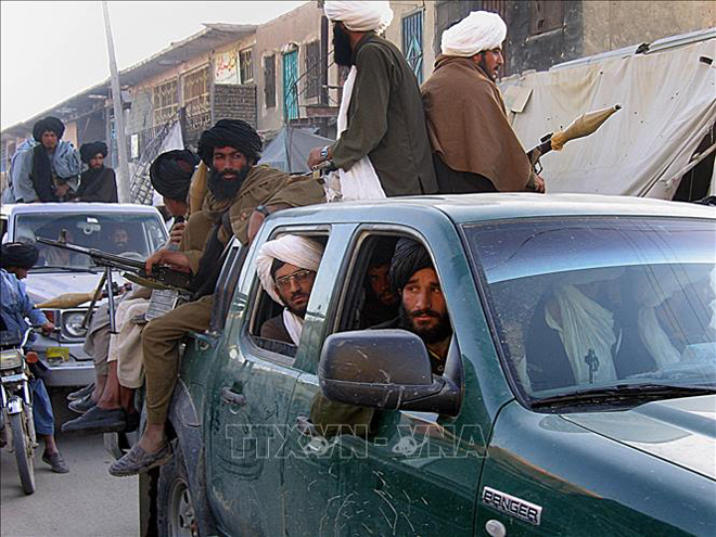 Các tay súng Taliban tại huyện Sangin, tỉnh Helmand, Afghanistan. Ảnh tư liệu: AFP/TTXVN