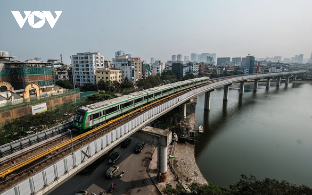 Bộ GTVT dự kiến sẽ xong bàn giao để khai thác thương mại đường sắt Cát Linh - Hà đông vào hôm nay (1/5).​