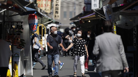 Nhật Bản nới lỏng biện pháp phòng dịch ngay tại các địa phương đang trong tình trạng khẩn cấp.