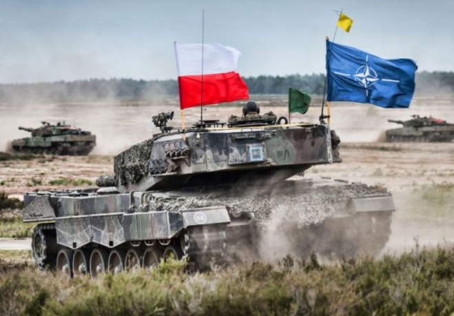 Ba Lan tuyên bố sẵn sàng xây dựng căn cứ quân sự của NATO (Căn cứ quân sự Ba Lan) là một bước tiến quan trọng trong việc đảm bảo an ninh quốc gia. Căn cứ quân sự sẽ là nơi tập trung của các lực lượng quân sự, giúp tăng cường đội ngũ phòng thủ của Ba Lan và cả khu vực. Đây là một cam kết rõ ràng và tích cực để đảm bảo an ninh và ổn định trên toàn thế giới.