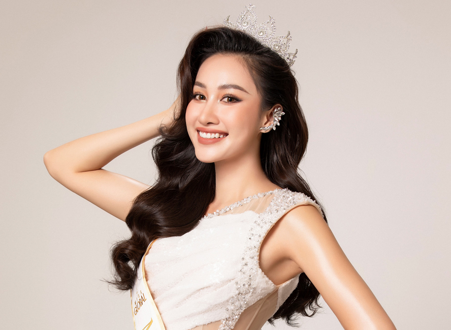 Người đẹp Đoàn Hồng Trang đại diện Việt Nam tham dự Miss Global 2022.