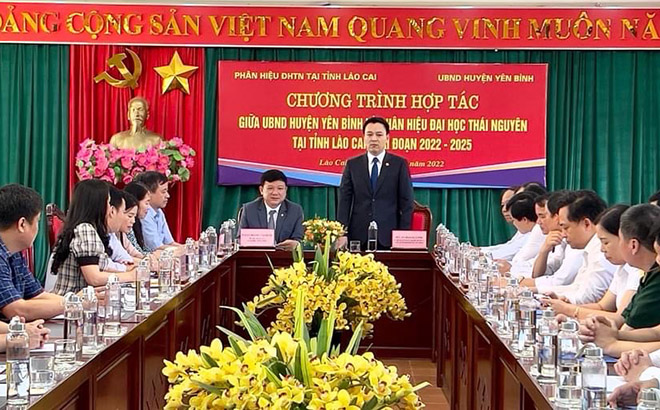 Quang cảnh buổi làm việc.