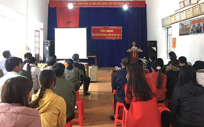 Đoàn Luật sư tỉnh tuyên truyền pháp luật về bảo hiểm xã hội tại xã Đồng Khê, huyện Văn Chấn.