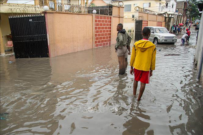 Cảnh ngập lụt sau mưa lớn tại Kinshasa, CHDC Congo. Ảnh tư liệu