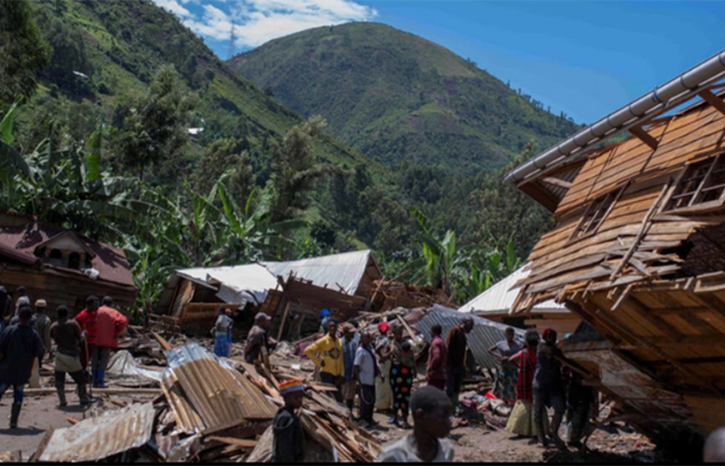 Đống đổ nát của các tòa nhà bị phá hủy bởi lũ lụt ở tỉnh Nam Kivu, Congo, ngày 6/5.