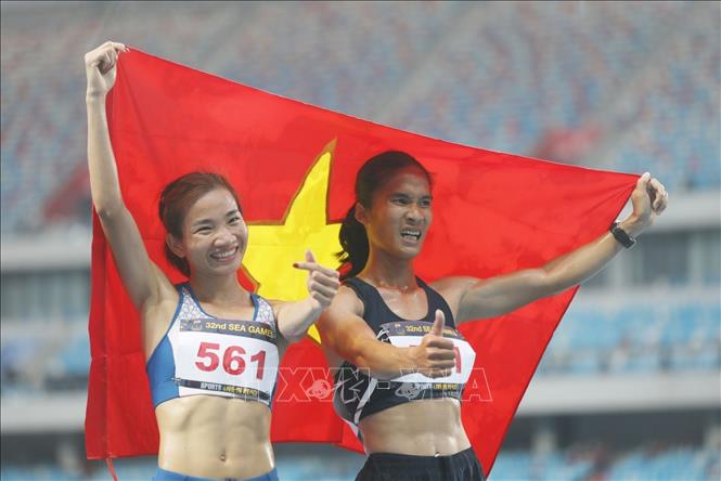 VĐV Nguyễn Thị Oanh bảo vệ thành công HCV nội dung 3.000m nữ vượt chướng ngại vật tại SEA Games 32.