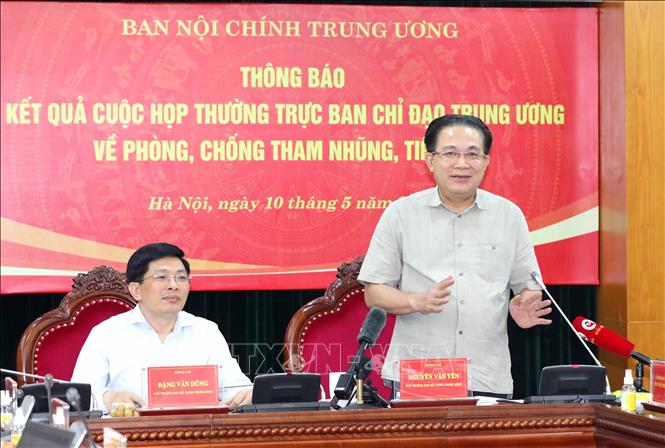 Đồng chí Nguyễn Văn Yên, Phó Trưởng Ban Nội chính Trung ương trao đổi, làm rõ nội dung, kết quả cuộc họp.