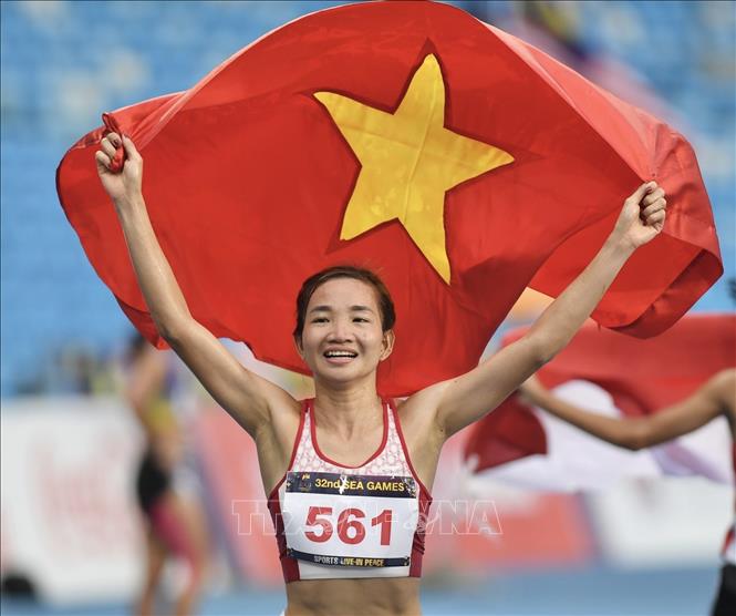 VĐV Nguyễn Thị Oanh giành HCV môn điền kinh ở nội dung chạy 10.000m.