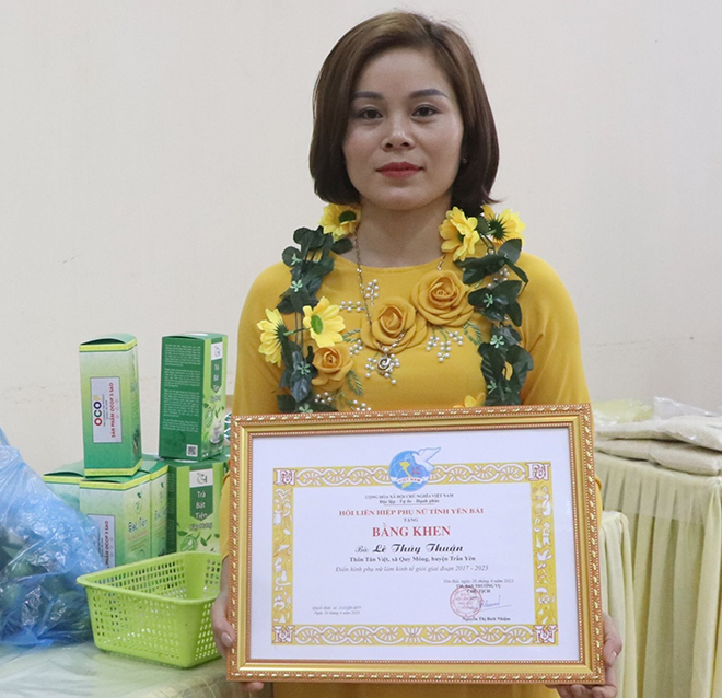 Chị Lê Thúy Thuận - thôn Tân Việt, xã Quy Mông, huyện Trấn Yên là một trong những điển hình phụ nữ làm kinh tế giỏi giai đoạn 2017-2023 được nhận Bằng khen Hội Liên hiệp Phụ nữ tỉnh.