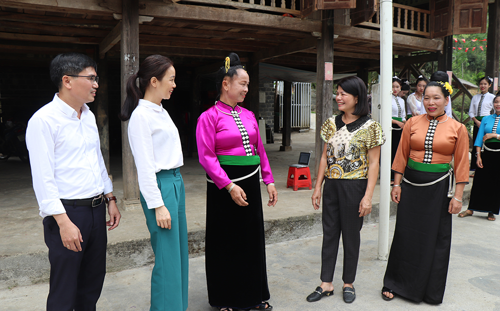 Thường trực HĐND và các Ban của HĐND thị xã giám sát việc thực hiện chính sách hỗ trợ phát triển du lịch tại xã Nghĩa An.
