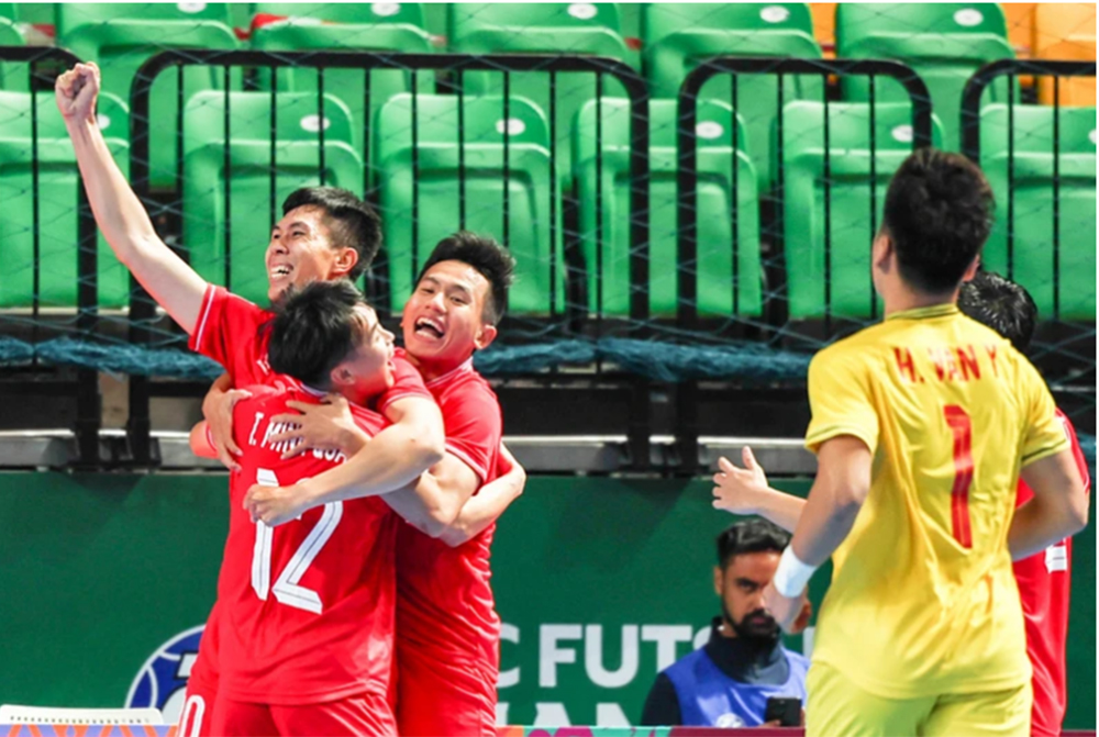 Đội tuyển futsal Việt Nam dưới sự dẫn dắt của huấn luyện viên Diego Guistozzi hiện đứng hạng 33 thế giới.