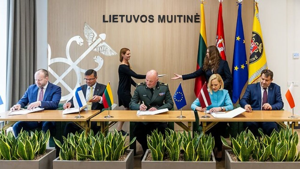 Người đứng đầu các cơ quan hải quan của Litva, Latvia, Estonia, Ba Lan và Phần Lan đã gặp nhau tại một hội nghị ở thủ đô Vilnius và ký thỏa thuận thống nhất về các biện pháp thực hiện các lệnh trừng phạt của Liên minh châu Âu (EU) đối với Nga và Belarus.
