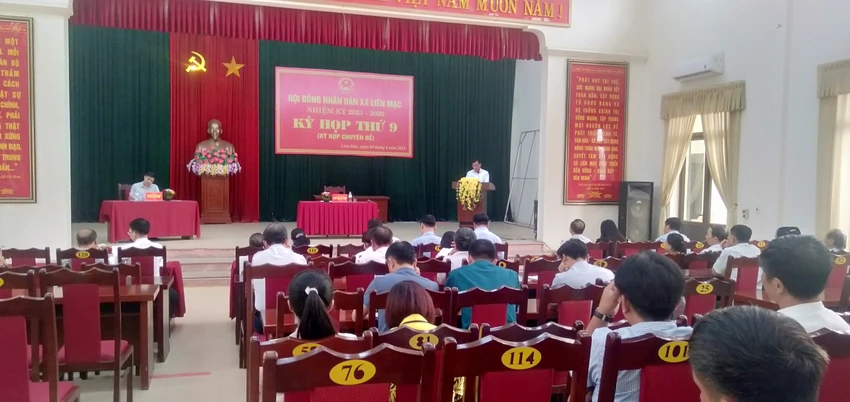 HĐND xã Liên Mạc, huyện Mê Linh thông qua Dự thảo Nghị quyết về việc tán thành chủ trương nhập xã Vạn Yên và xã Liên Mạc hồi đầu tháng 4.