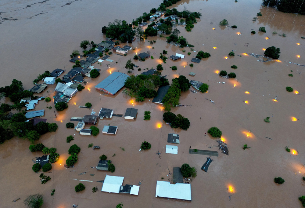 149 người chết và hơn 2 triệu người bị ảnh hưởng bởi mưa lũ ở Nam Brazil.