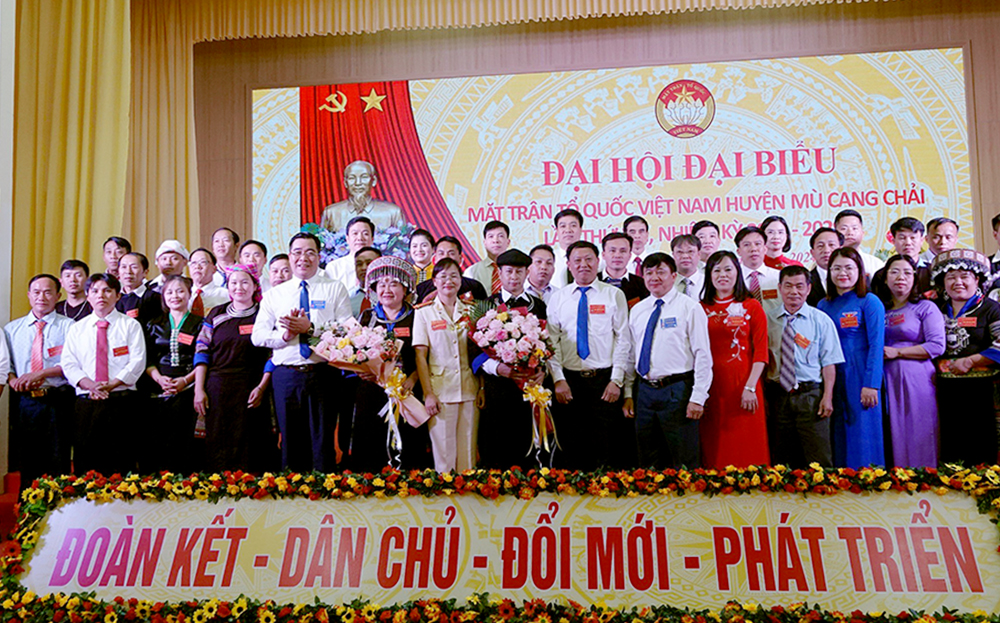 Ủy ban MTTQ Việt Nam huyện Mù Cang Chải nhiệm kỳ 2024 - 2029 ra mắt Đại hội.