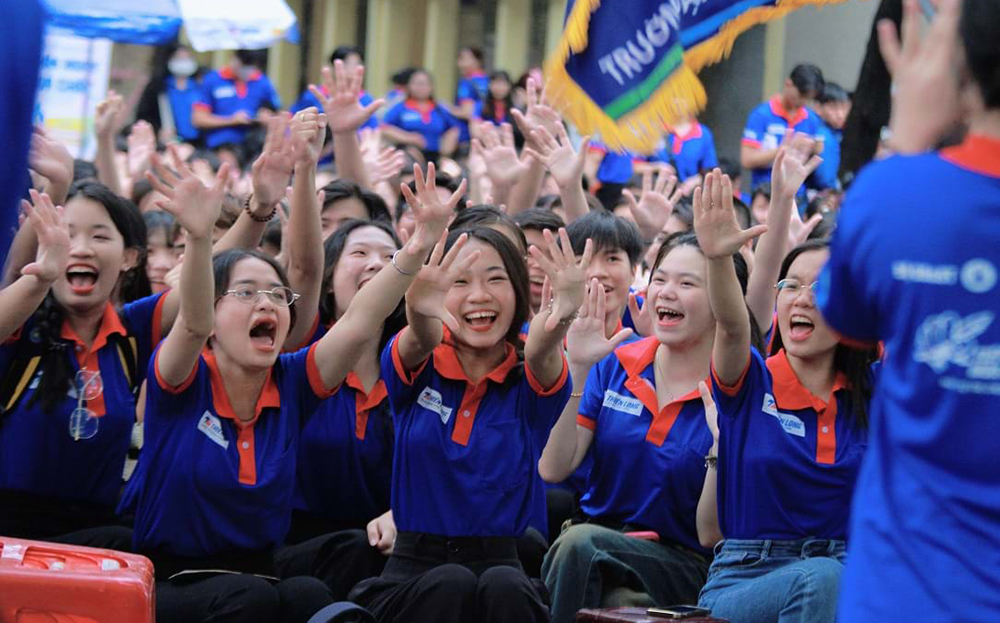 Các đội hình tình nguyện tham gia tiếp sức mùa thi.
