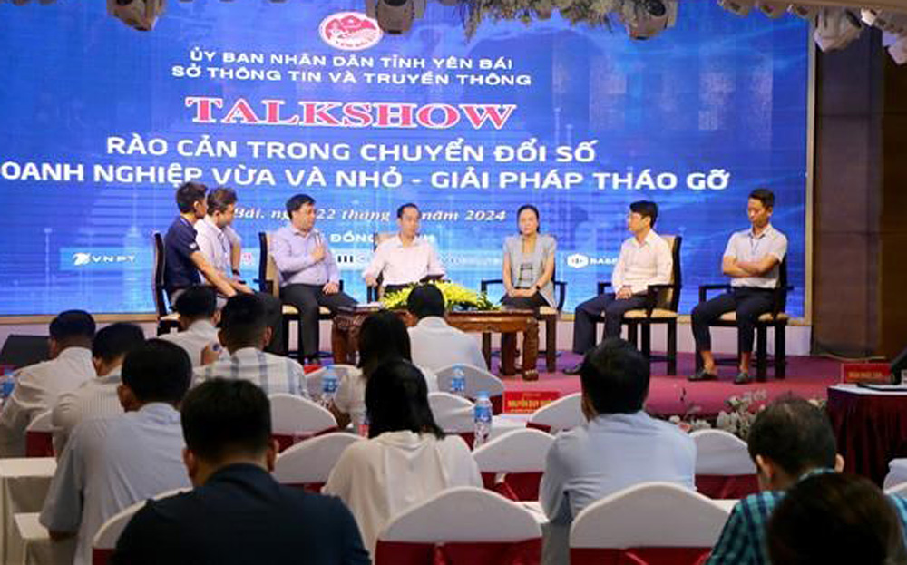 Hội thảo “Chuyển đổi số - xu thế tất yếu và cơ hội bứt phá cho doanh nghiệp” do UBND tỉnh tổ chức đã thu hút sự tham gia của hơn 200 doanh nghiệp, các chuyên gia, nhà quản lý…