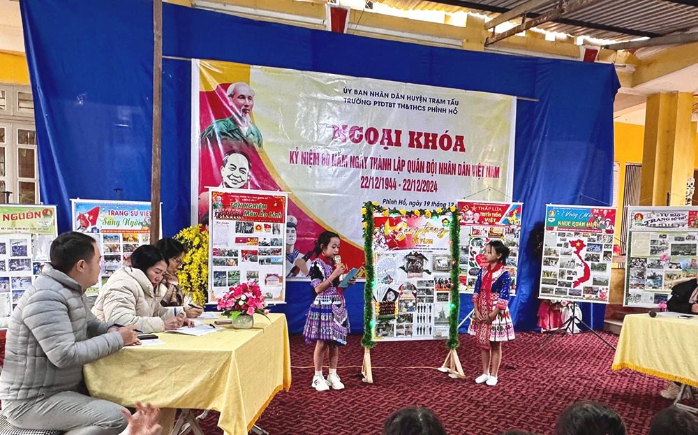 Một buổi sinh hoạt ngoại khóa của học sinh Trường PTDTBT TH&THCS Phình Hồ.