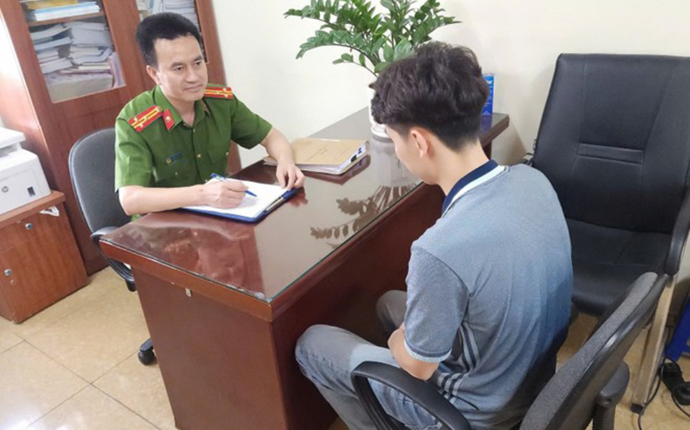 Cơ quan điều tra làm việc với bị hại vụ lừa đảo...