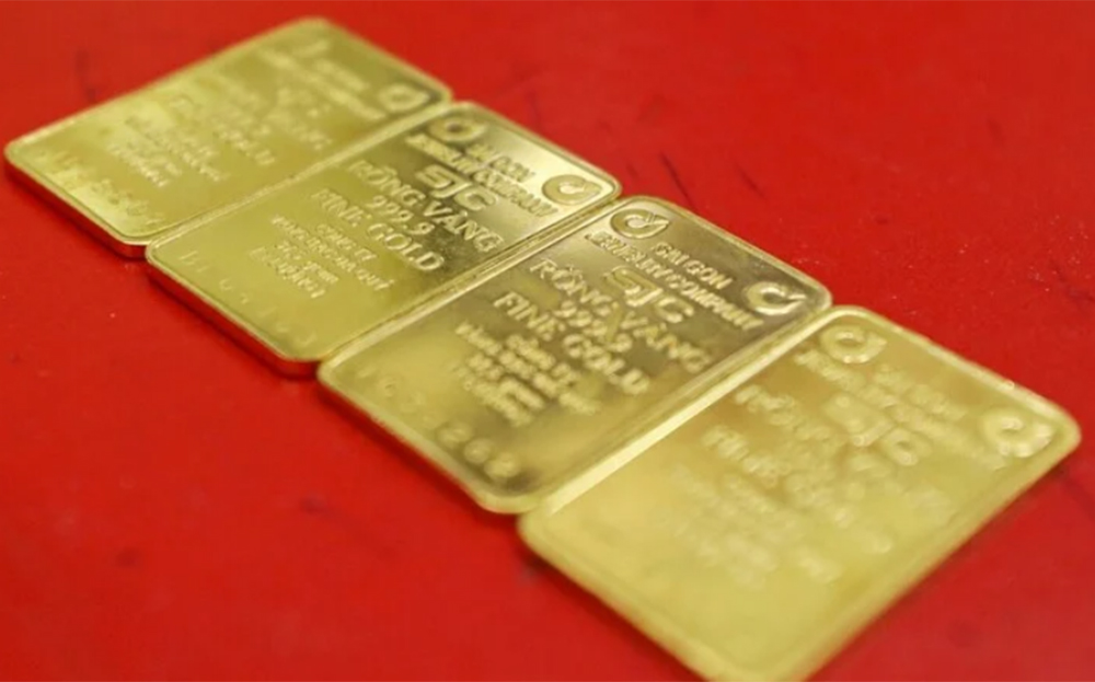 Giá vàng tiếp tục lao dốc.